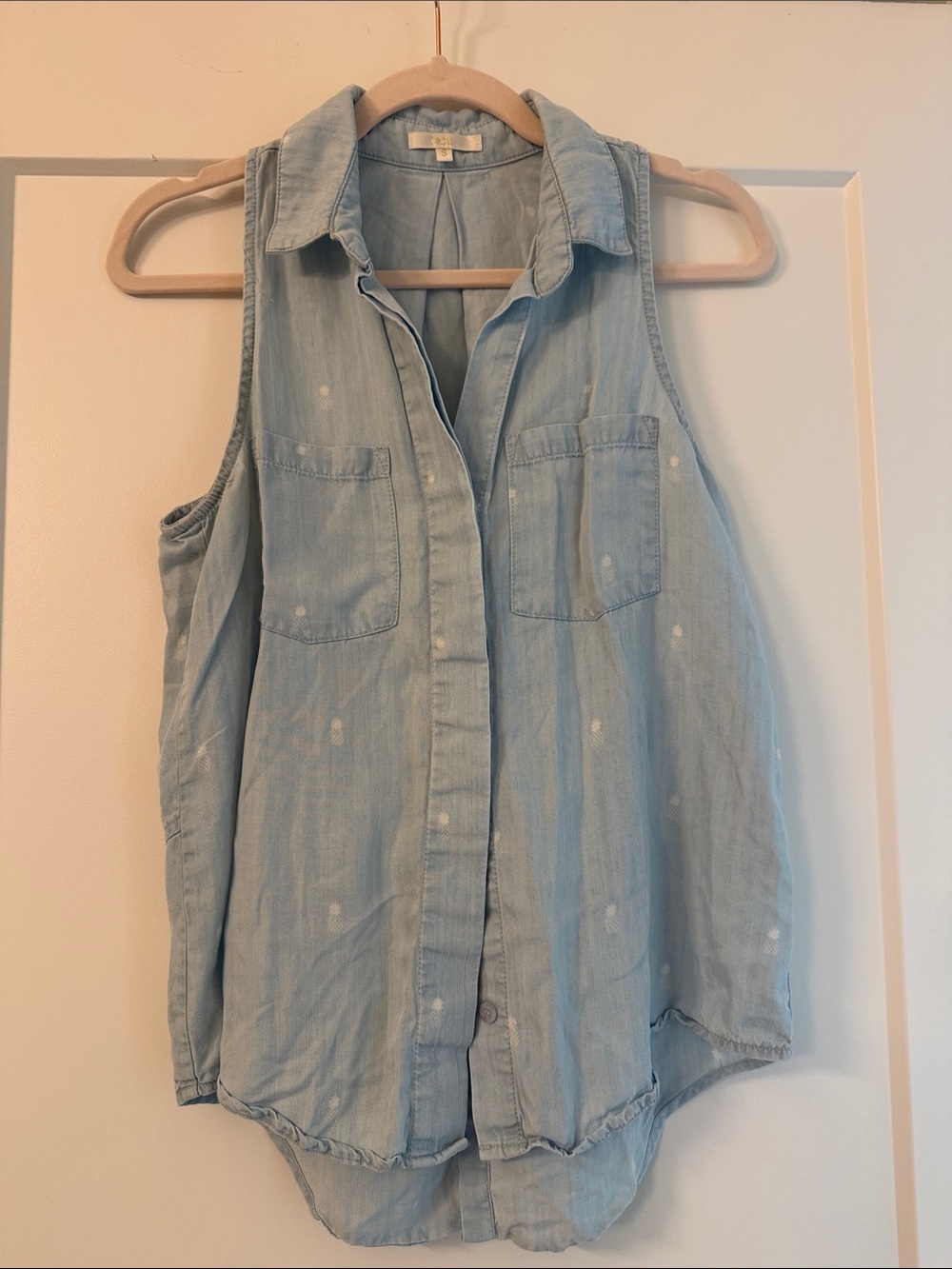 Light Blue Chambray Sleeveless Button-Front Cami